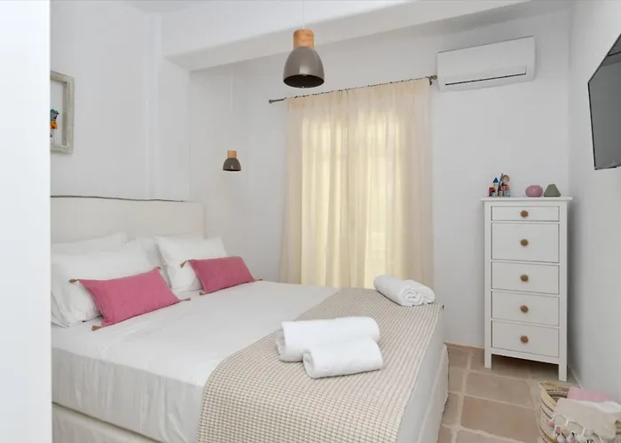 Luxury Paros Ianthe Striking Beauty 4 Bedrooms