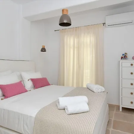 Luxury Ianthe Striking Beauty 4 Bedrooms Glisidia Páros